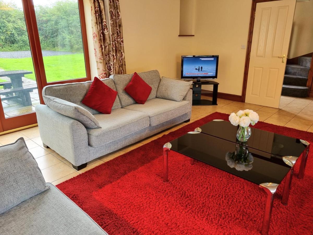 Peregrine Stable Cottage แลนโดเวรี ภายนอก รูปภาพ